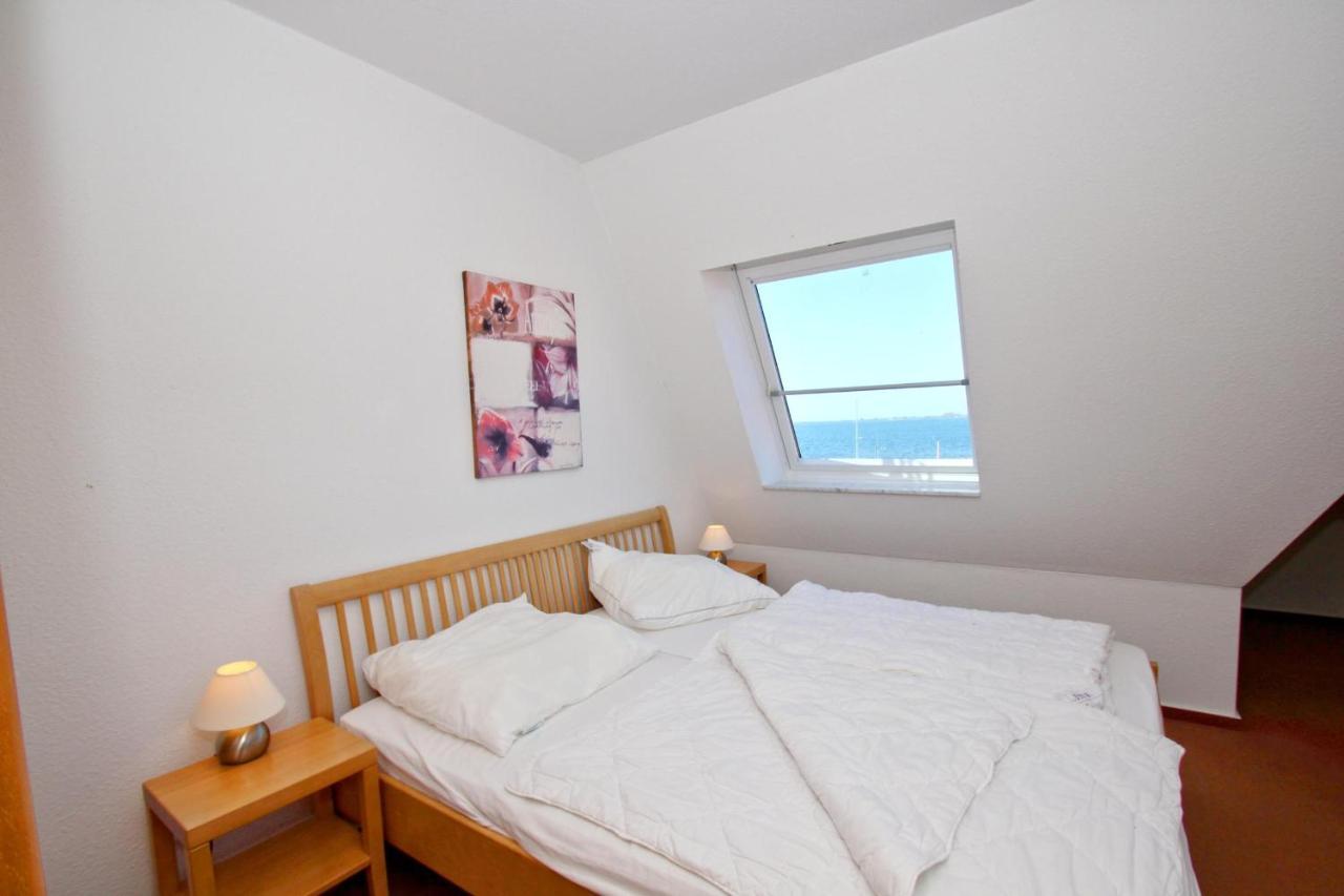 Hafennahe Ferienwohnung Mit Balkon Und Meerblick - Hafenhaeuser Wiek Wohnung 06 Wiek auf Rügen Esterno foto