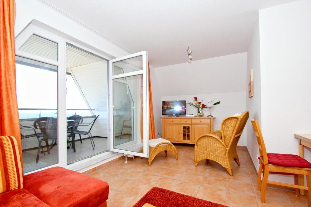 Hafennahe Ferienwohnung Mit Balkon Und Meerblick - Hafenhaeuser Wiek Wohnung 06 Wiek auf Rügen Esterno foto